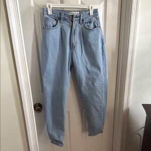 Abercrombie & Fitch pleated 80s mom Jeans